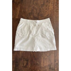 Anne Klein white squart